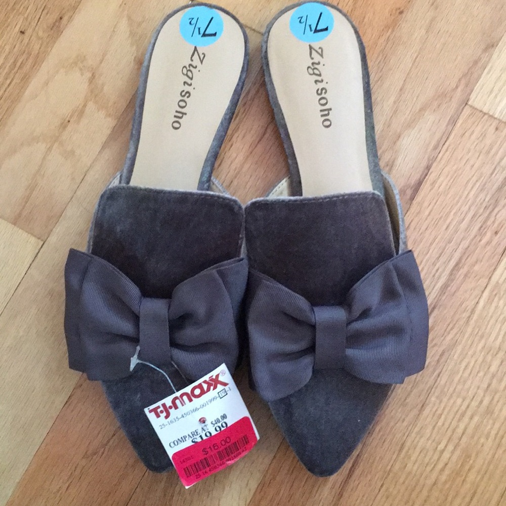 NWT Grey Suede Mules with bow